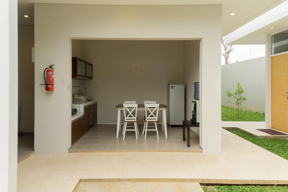 Oyo 367 Ridha Residence Bandung Exterior photo